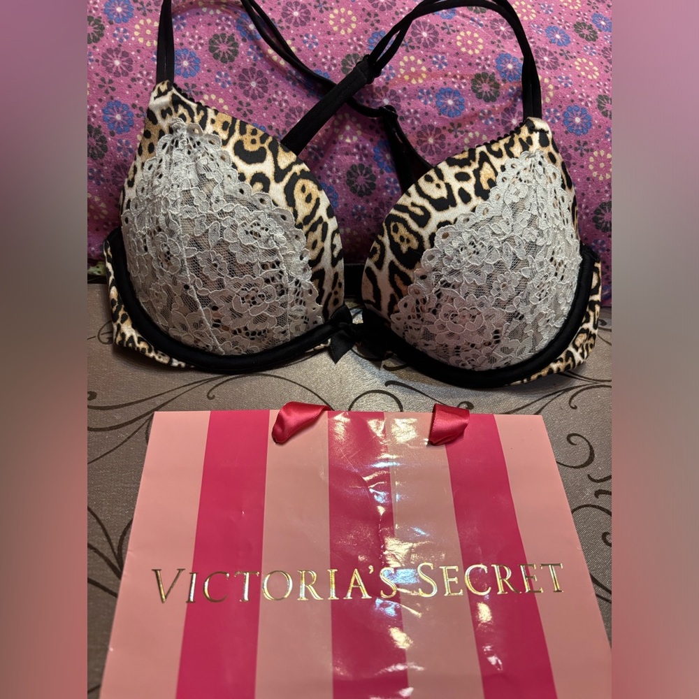 Victoria's Secret Leopard Print Lace Push-Up Bra - Cream & Black